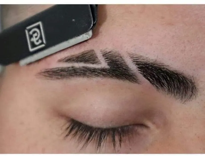 Design de sobrancelha masculina realizado pela Tartt Hawk
