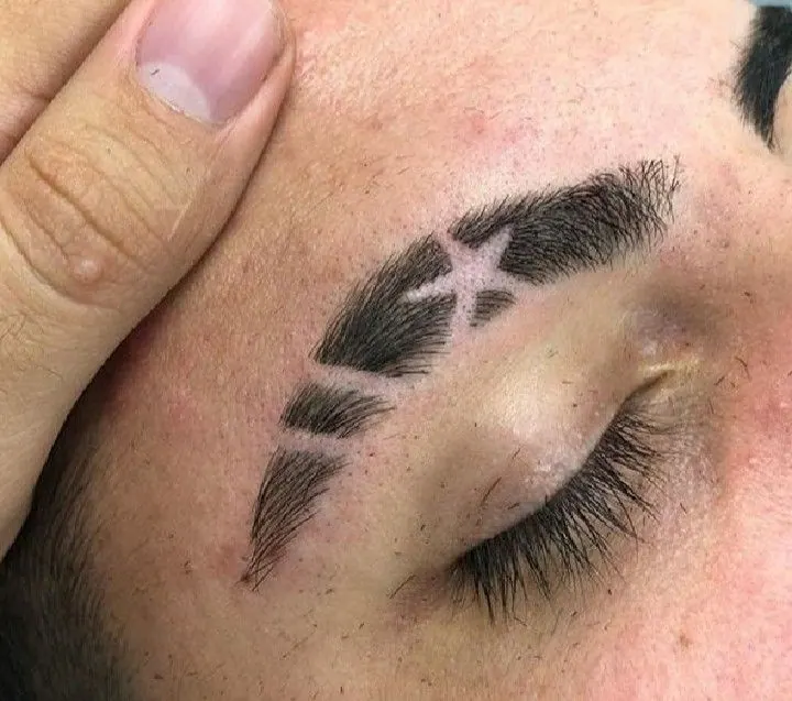 Acabamento de sobrancelha masculina